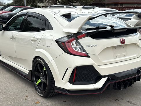 Used 2018 Honda Civic Type R image 5