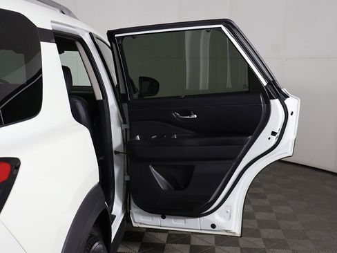 Used 2023 Nissan Pathfinder SL w/ Cargo Package image 23