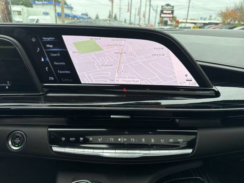 Used 2021 Cadillac Escalade Sport AWD/4WD image 28