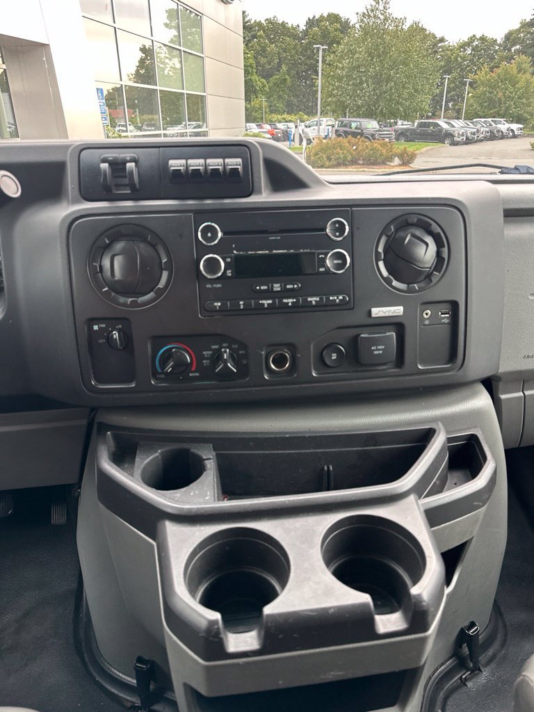 Used 2016 Ford E-450 and Econoline 450 Super Duty RWD image 5