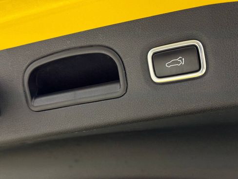 Used 2018 Kia Stinger GT2 AWD/4WD image 45