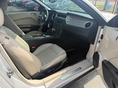Used 2011 Ford Mustang Premium w/ 202A Rapid Spec Order Code RWD image 13