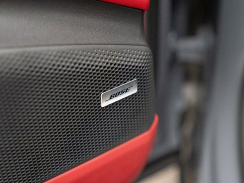 Certified 2025 Porsche Macan Electric image 11