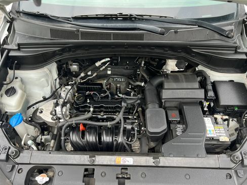 Used 2018 Hyundai Santa Fe Sport w/ 2.4L Value Package 02 AWD/4WD image 9