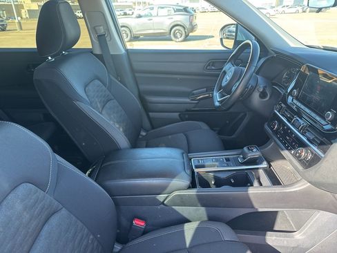 Certified 2024 Nissan Pathfinder SV image 16