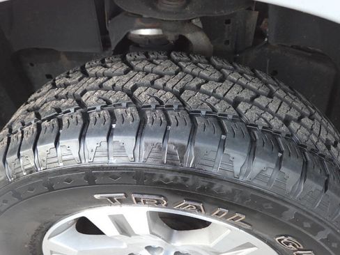 Used 2012 Nissan Pathfinder Silver image 49