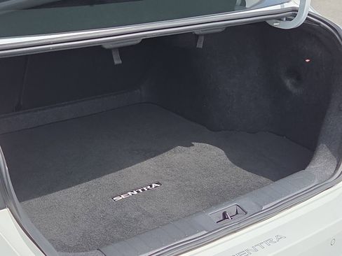 Used 2023 Nissan Sentra SR w/ Trunk Package image 9