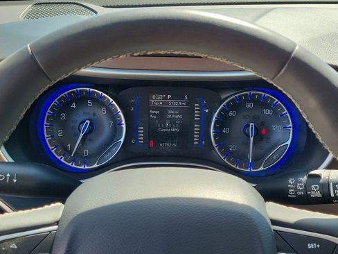 Used 2022 Chrysler Voyager LX image 24