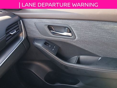 Certified 2023 Nissan Rogue SV image 15