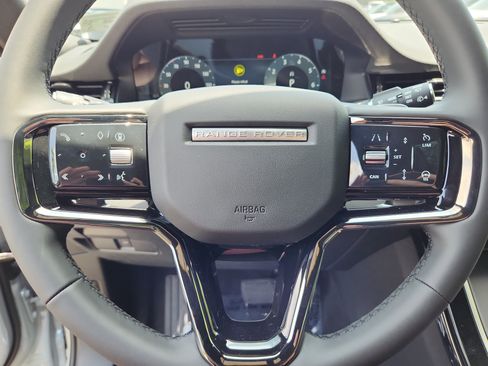 Used 2026 Land Rover Range Rover Evoque S image 18