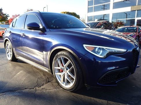 Used 2018 Alfa Romeo Stelvio Ti Sport image 2