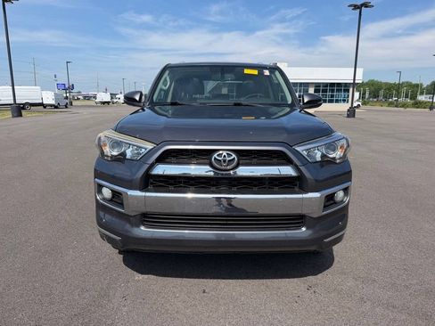 Used 2014 Toyota 4Runner Limited AWD/4WD image 2