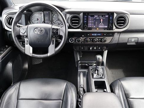 Used 2019 Toyota Tacoma TRD Sport w/ TRD Premium Sport Package AWD/4WD image 22