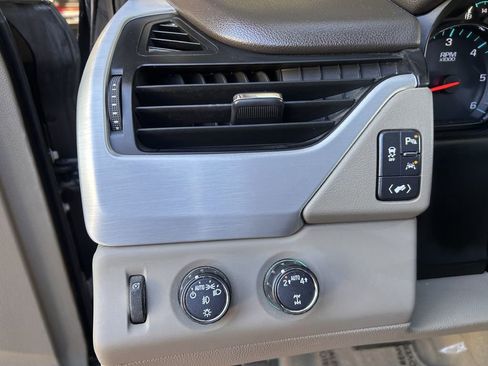 Used 2018 GMC Yukon SLT w/ Premium Edition image 5