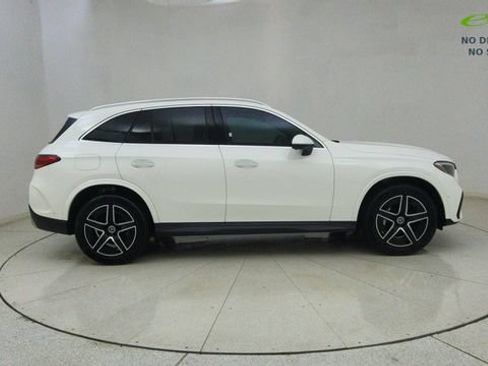 Used 2025 Mercedes-Benz GLC 300 4MATIC image 65