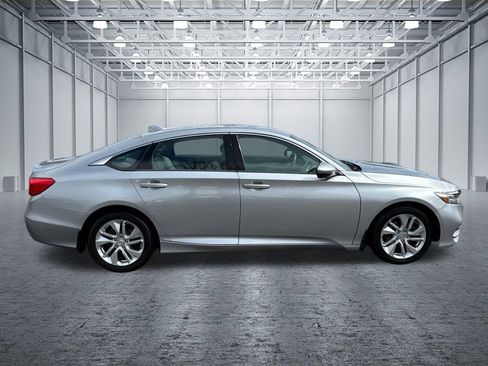 Used 2018 Honda Accord LX image 6
