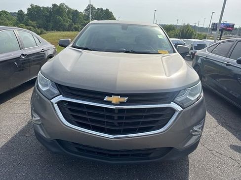Used 2018 Chevrolet Equinox LT FWD image 2