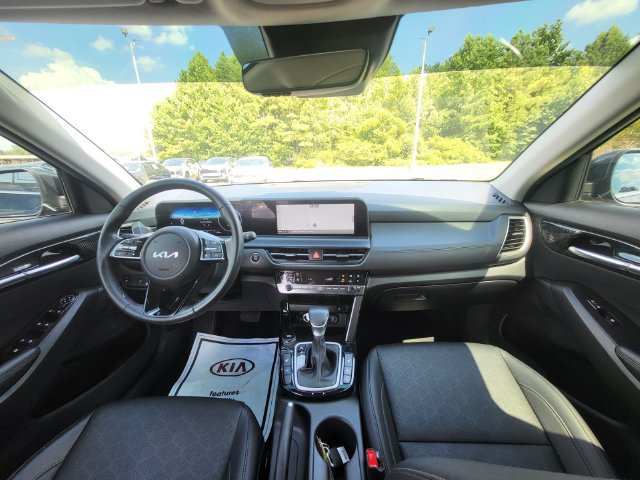 Certified 2025 Kia Seltos EX FWD image 13