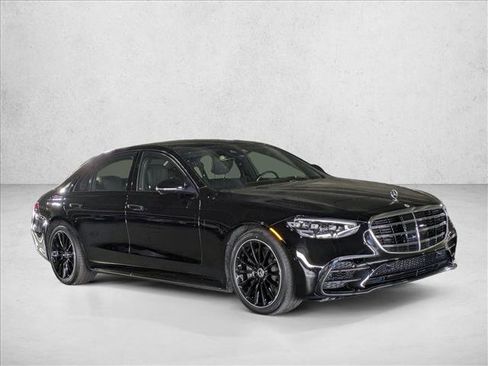 Used 2023 Mercedes-Benz S 580 4MATIC Sedan image 3