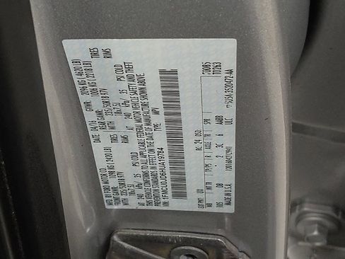 Used 2017 Ford Escape Titanium image 33