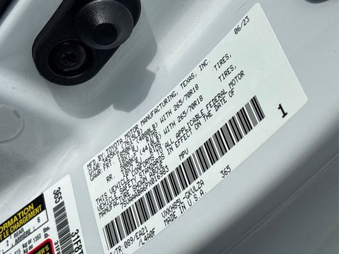 Used 2023 Toyota Sequoia Limited image 17