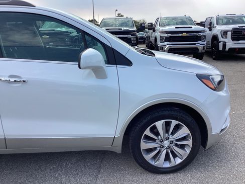 Used 2020 Buick Encore Preferred image 8