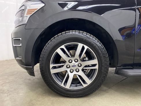 Used 2024 Ford Expedition Limited AWD/4WD image 10