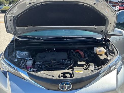 Used 2022 Toyota Sienna LE AWD/4WD image 12