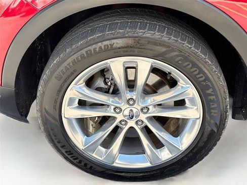 Used 2018 Ford Explorer XLT w/ Equipment Group 202A AWD/4WD image 33