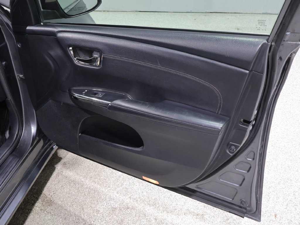 Used 2013 Toyota Avalon XLE FWD image 27