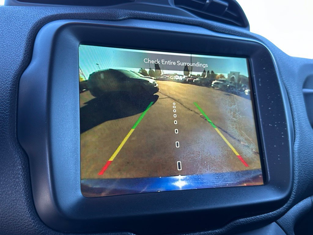 Used 2021 Jeep Renegade Latitude AWD/4WD image 34