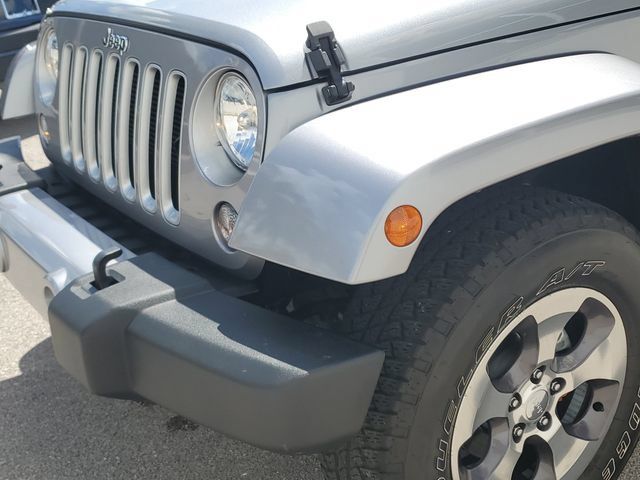 Used 2016 Jeep Wrangler Unlimited Sahara AWD/4WD image 10