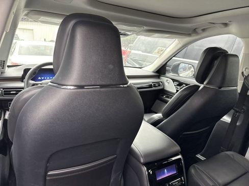 Used 2025 Lincoln Aviator Reserve w/ Equipment Group 201A image 12