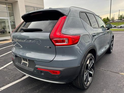 Used 2020 Volvo XC40 T5 Momentum w/ Protection Package Premier AWD/4WD image 3