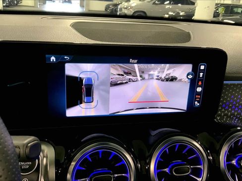 Used 2025 Mercedes-Benz GLB 35 AMG 4MATIC image 25