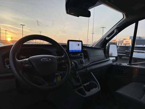 Used 2020 Ford Transit 350 XLT image 11