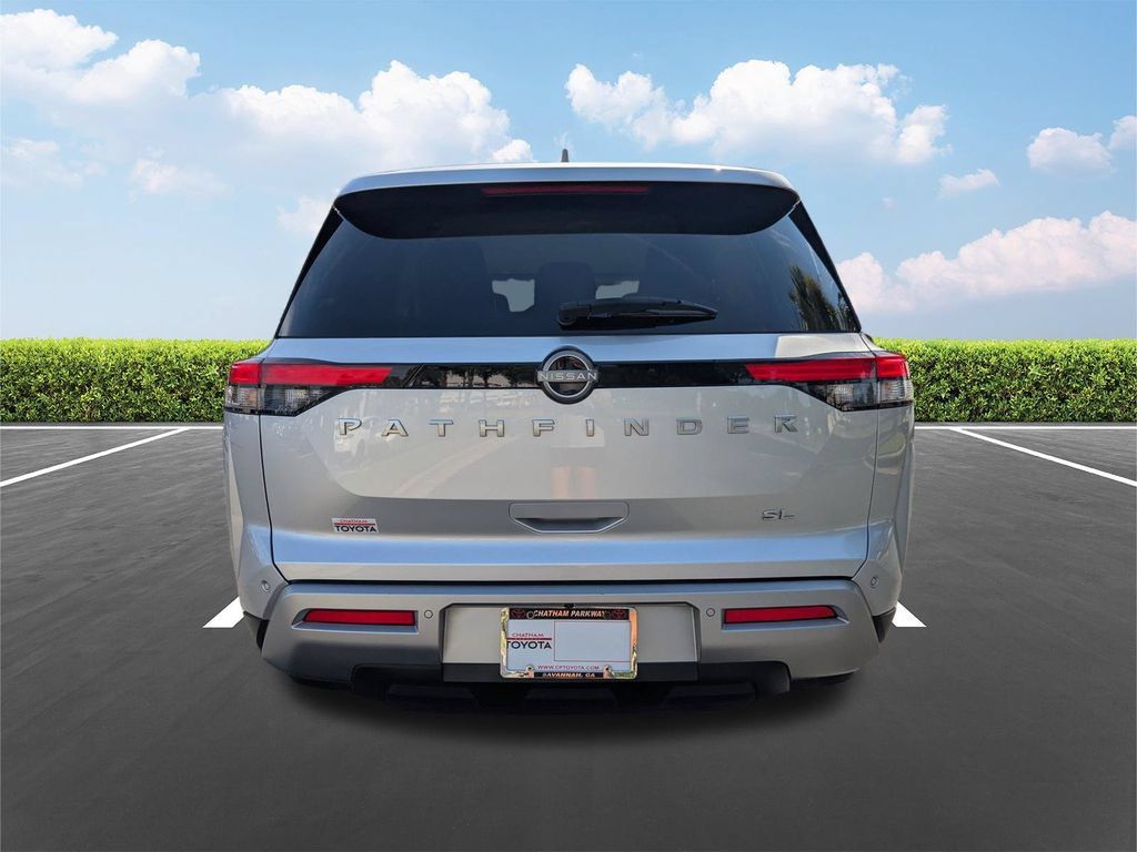 Used 2025 Nissan Pathfinder SL FWD image 6