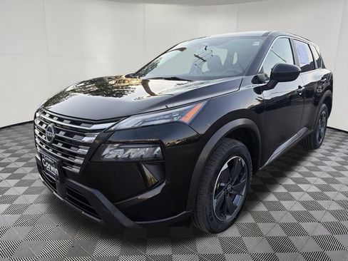 Used 2024 Nissan Rogue SV AWD/4WD image 3