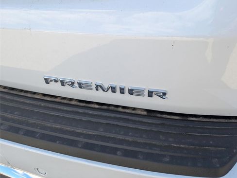 New 2026 Chevrolet Suburban Premier image 6