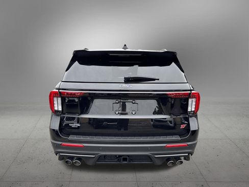 Used 2025 Ford Explorer ST image 8