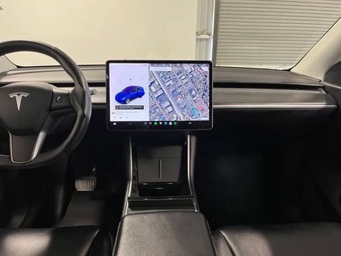 Used 2021 Tesla Model Y Long Range AWD/4WD image 20