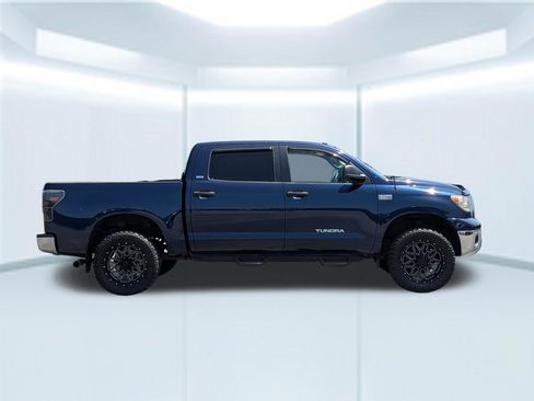 Used 2011 Toyota Tundra 4x4 CrewMax w/ SR5 Pkg image 7