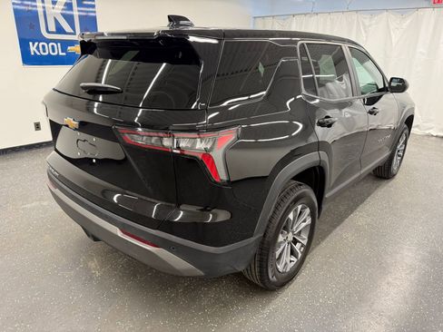 Used 2025 Chevrolet Equinox LT image 2