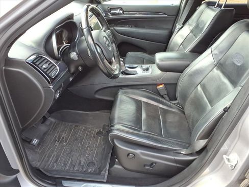 Used 2020 Jeep Grand Cherokee Overland image 11