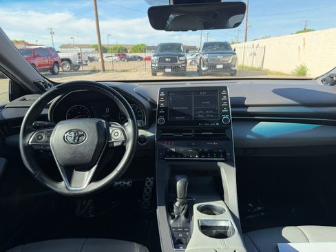 Used 2019 Toyota Avalon XSE FWD image 12