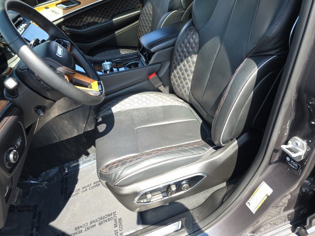 Used 2024 Jeep Grand Cherokee L Summit AWD/4WD image 14