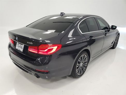 Used 2020 BMW 530i xDrive w/ Premium Package image 5
