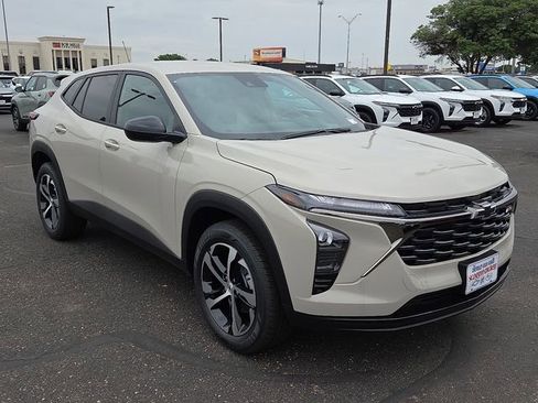 New 2026 Chevrolet Trax RS FWD image 5