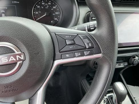 Used 2022 Nissan Kicks SV w/ Interior Electronics Package FWD image 26