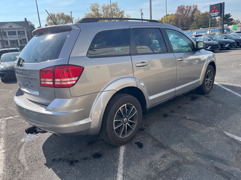 Used 2018 Dodge Journey SE w/ Connectivity Group FWD image 5